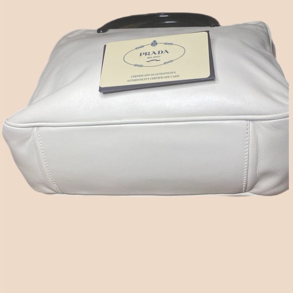 Prada White Tote Bag with Sleek Design - Picture 12 of 12